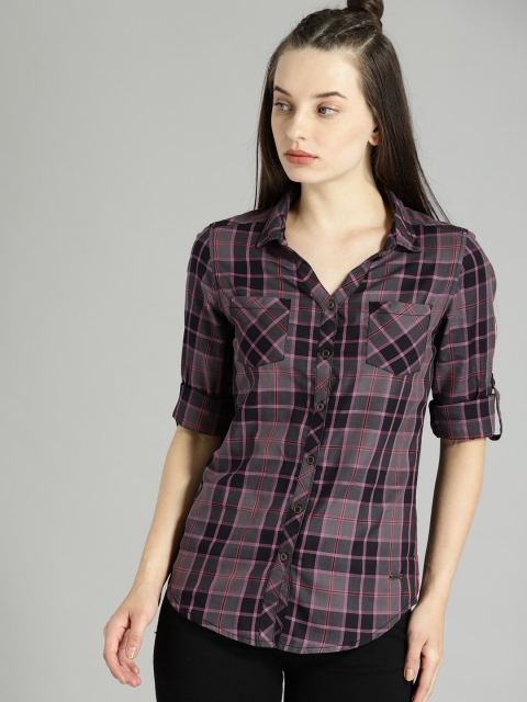 

Roadster Women Grey & Pink Slim Fit Checked Casual Shirt