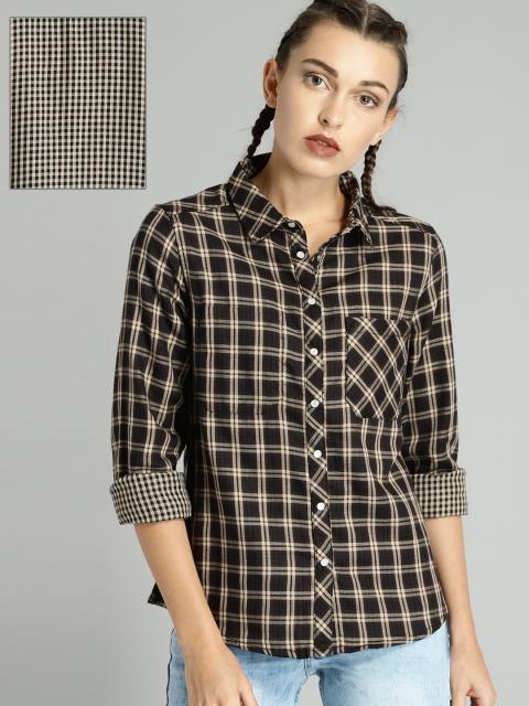 

Roadster Women Black & Beige Regular Fit Checked Casual Shirt