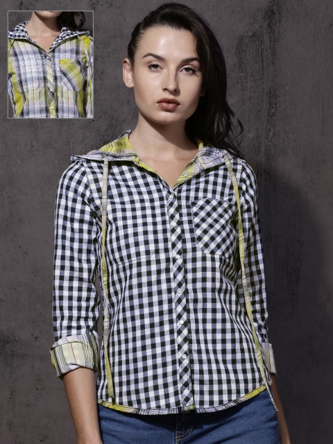 

Roadster Women Navy & Yellow Checked Reversible Hooded Casual Shirt, Navy blue