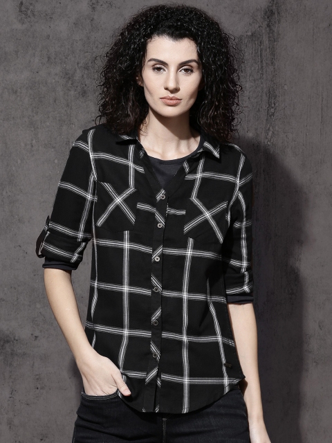 

Roadster Women Black & White Slim Fit Checked Casual Shirt