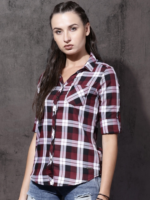 

Roadster Women Maroon & White Slim Fit Checked Casual Shirt