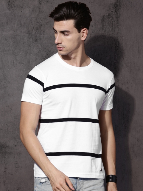 

Roadster Men White & Black Striped Round Neck T-shirt