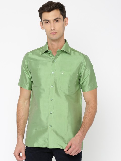 

Khoday Williams Men Green Silk Slim Fit Ethnic Solid Shirt