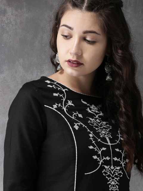 

Anouk Women Black Embroidered Straight Kurta