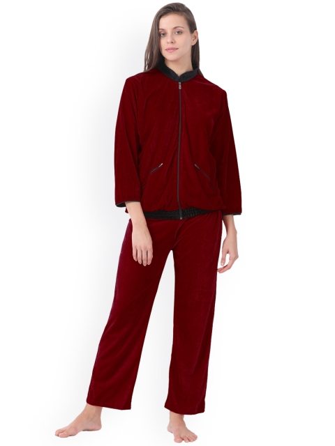 

Klamotten Women Maroon Solid Night suit