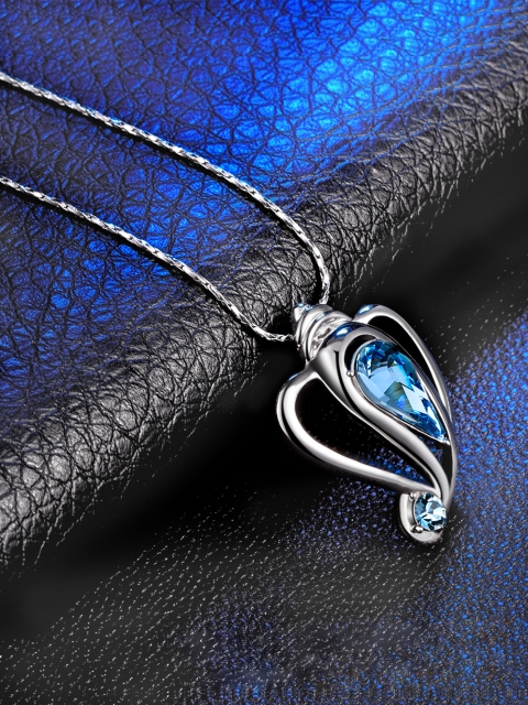 

Yellow Chimes Crystals from Swarovski Collection Silver-Toned & Blue Ganesha-Shaped Pendant with Chain
