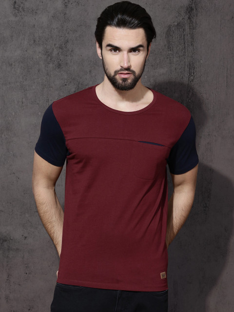

Roadster Men Maroon Solid Round Neck T-shirt