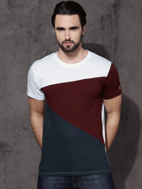 

Roadster Men White & Maroon Colourblocked Round Neck T-shirt