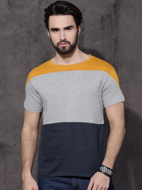 

Roadster Time Travlr Men Navy Blue Colourblocked Round Neck T-shirt