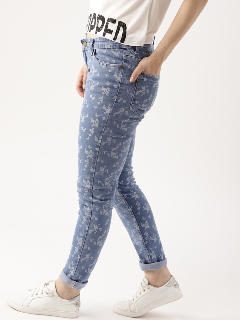 

DressBerry Women Blue & Off-White Regular Fit Mid-Rise Clean Look Printed Jeans