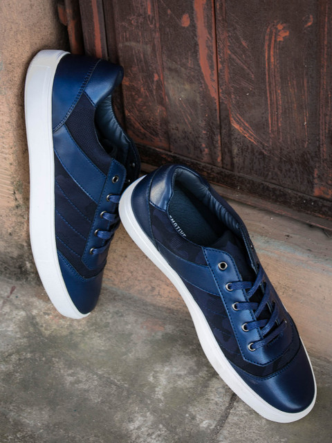 

LOCOMOTIVE Men Navy Blue Sneakers