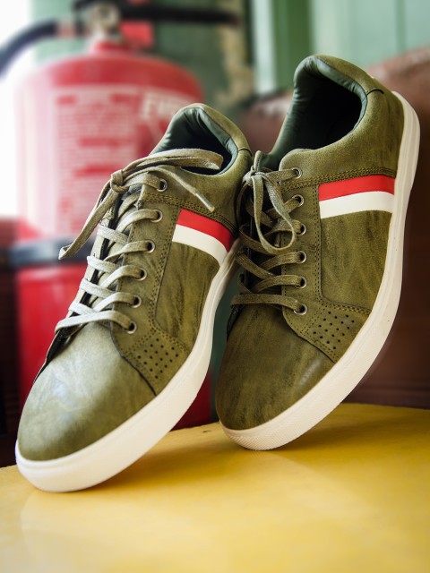 

LOCOMOTIVE Men Green Sneakers