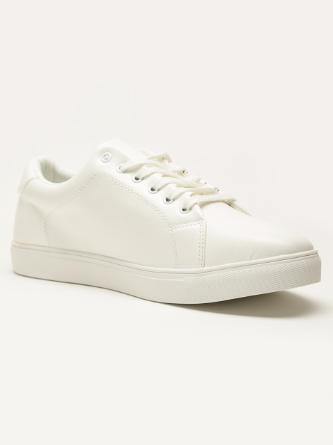 

LOCOMOTIVE Men White Sneakers