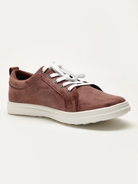 

LOCOMOTIVE Men Maroon Sneakers