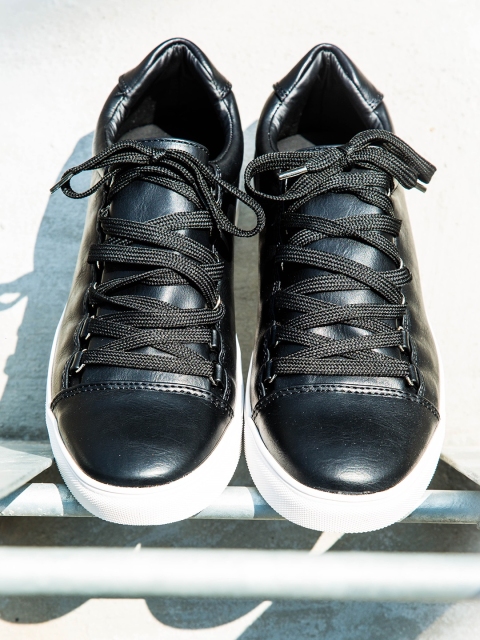 

LOCOMOTIVE Men Black Sneakers