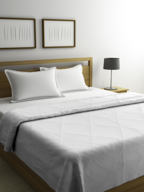 

Portico New York White Solid AC Room 150 GSM Double Bed Duvet