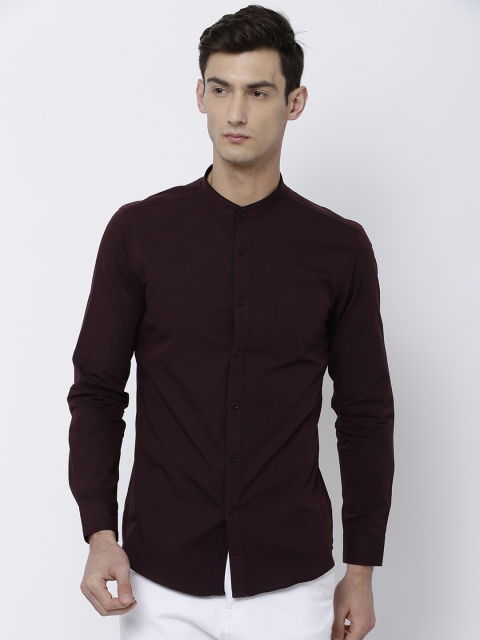 

Black coffee Men Maroon Slim Fit Solid Semi-Formal Shirt
