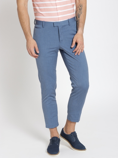 

MANGO MAN Blue Regular Fit Solid Cropped Trousers