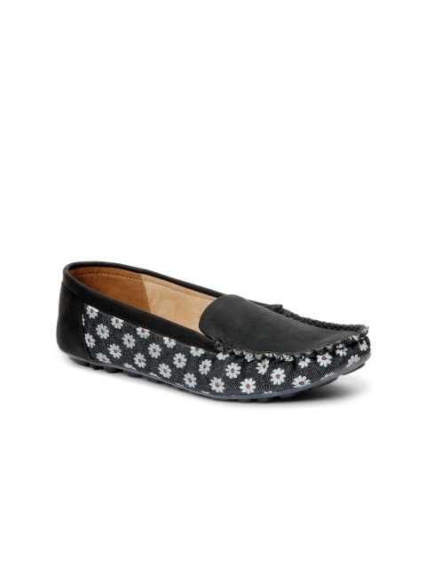 

meriggiare Women Black Loafers