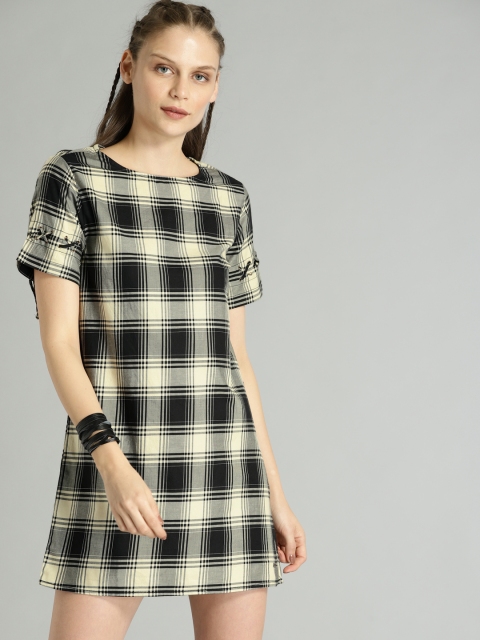 

Roadster Women Black & Cream-Coloured Checked A-Line Dress