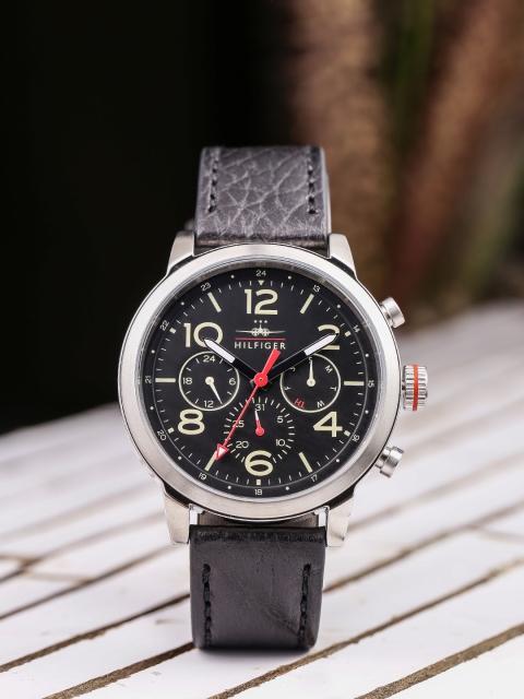 

Tommy Hilfiger Men Black Analogue Watch NTH1791232