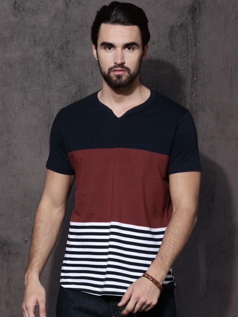 

Roadster Men Navy & Maroon Colourblocked V-Neck T-shirt, Navy blue