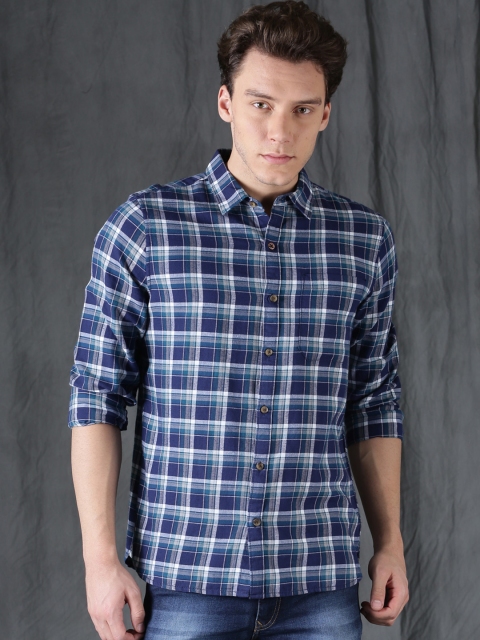 

WROGN Men Navy Blue & White Smart Relaxed Fit Checked Casual Shirt