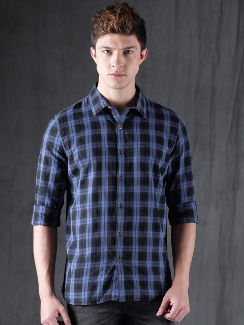 

WROGN Men Blue & Black Slim Fit Checked Casual Shirt