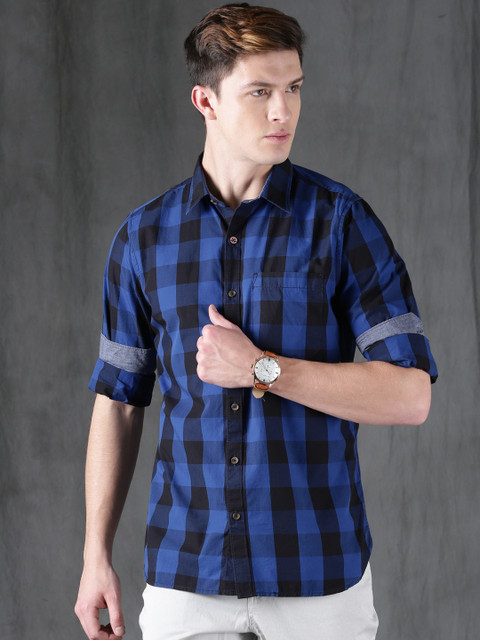 

WROGN Men Blue & Black Relaxed & Smart Fit Checked Casual Shirt