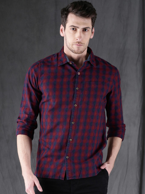 

WROGN Men Red & Navy Blue Slim Fit Checked Casual Shirt