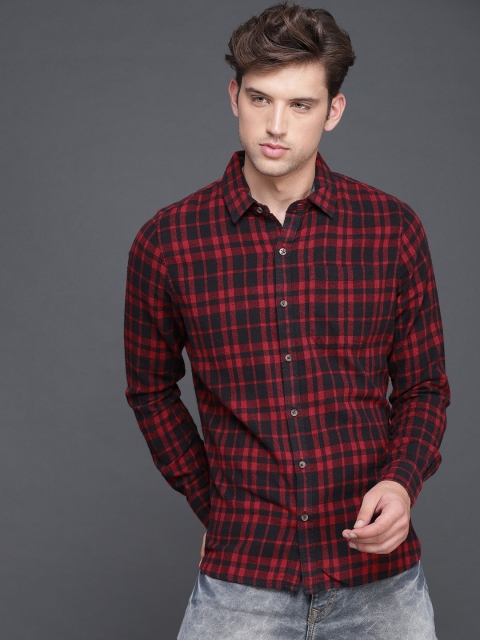 

WROGN Men Red & Black Regular Fit Checked Casual Shirt