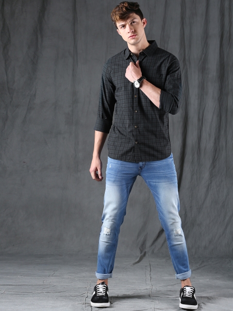 

WROGN Men Charcoal Grey Slim Fit Checked Casual Shirt