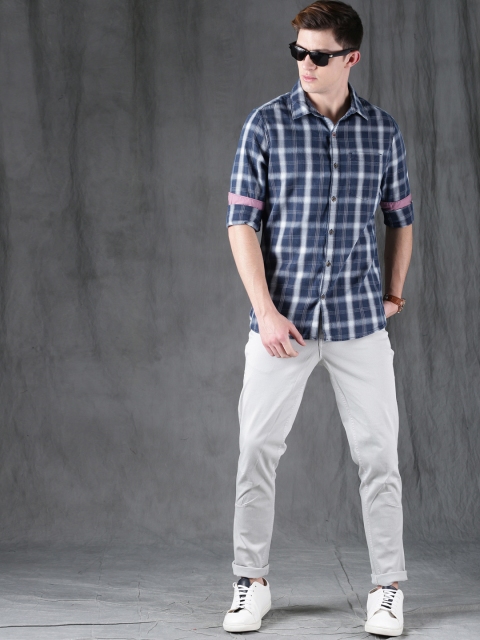 

WROGN Men Blue & White Slim Fit Checked Casual Shirt