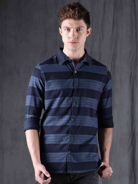 

WROGN Men Navy Blue Slim Fit Striped Casual Shirt