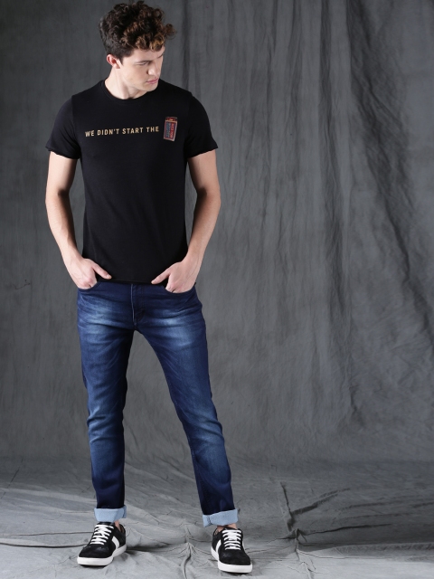 

WROGN Men Black Printed Round Neck Slim Fit T-shirt