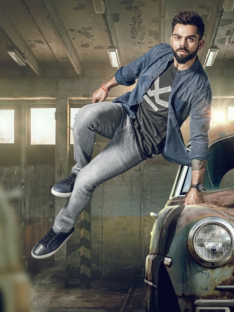 

WROGN Men Charcoal Grey Printed Round Neck T-Shirt