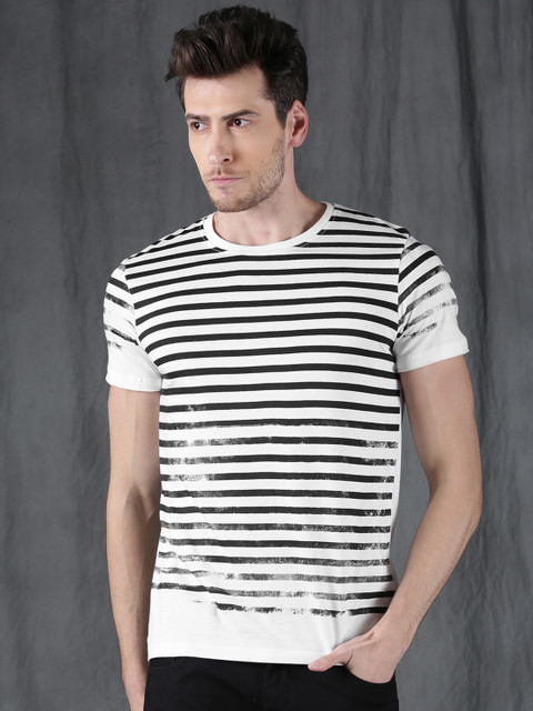 

WROGN Men White & Black Slim Fit Striped Round Neck T-shirt