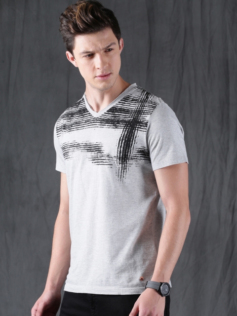 

WROGN Men Grey Printed V-Neck T-shirt