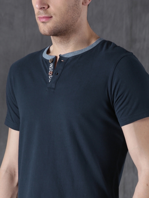

WROGN Men Navy Blue Solid Henley Neck T-shirt