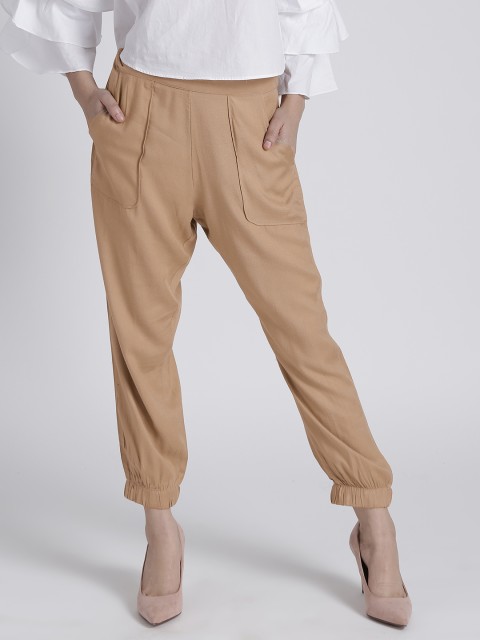 

Chemistry Women Beige Regular Fit Solid Joggers