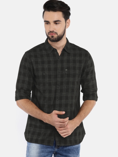 

SPYKAR Men Black & Grey Slim Fit Checked Casual Shirt