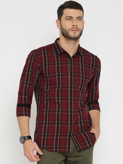 

HIGHLANDER Men Maroon & Navy Blue Slim Fit Checked Casual Shirt