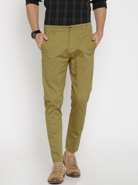 

HIGHLANDER Men Khaki Slim Fit Solid Chinos