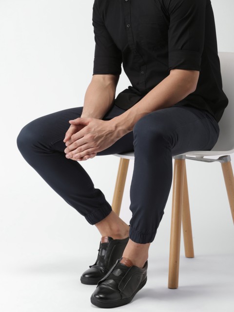 

HIGHLANDER Men Navy Slim Fit Solid Joggers, Navy blue