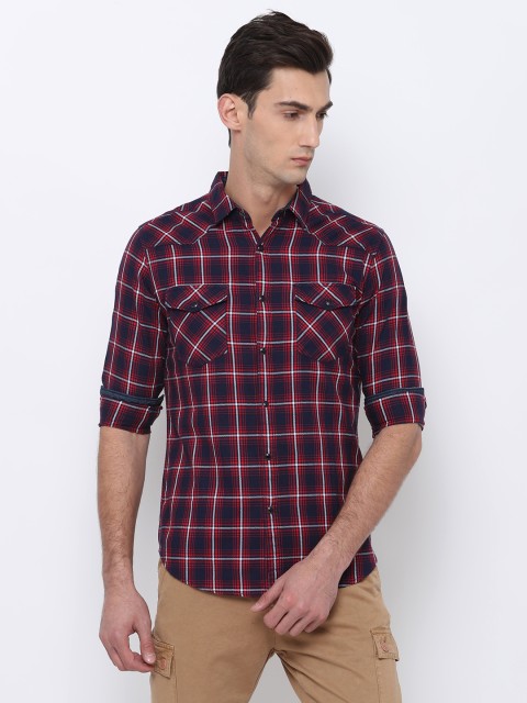 

LOCOMOTIVE Men Navy & Red Slim Fit Checked Casual Shirt, Navy blue