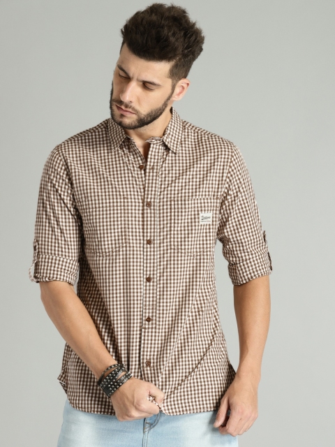 

Roadster Time Travlr Men Brown & White Regular Fit Checked Casual Shirt