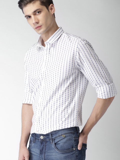 

Mast & Harbour Men White & Blue Slim Fit Printed Casual Shirt