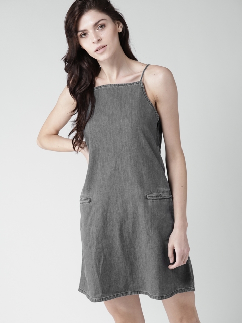 

Mast & Harbour Women Charcoal Grey Chambray Solid A-Line Dress