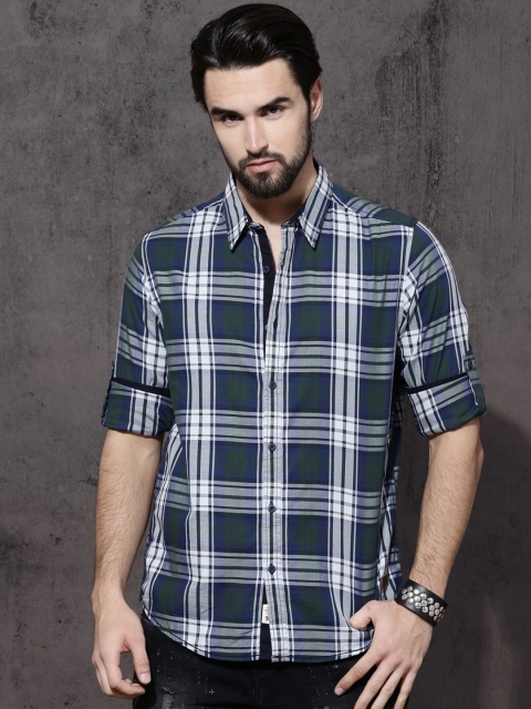 

Roadster Men Teal & White Slim Fit Checked Casual Shirt