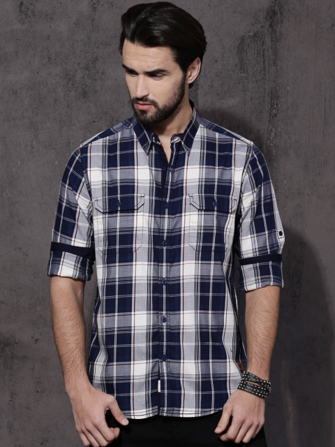 

Roadster Men Navy Blue & Beige Checked Casual Shirt